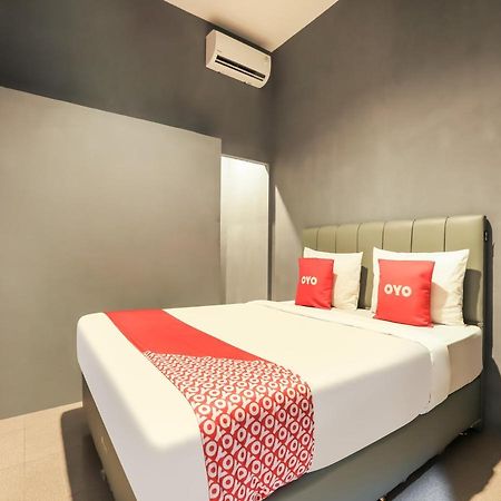Oyo 3492 Mandala Residence 棉兰 外观 照片