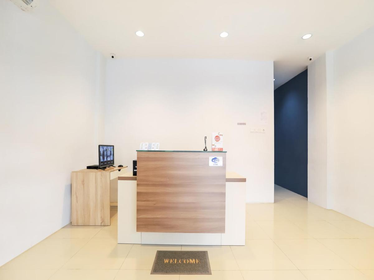 Oyo 3492 Mandala Residence 棉兰 外观 照片