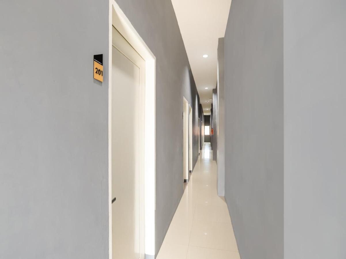 Oyo 3492 Mandala Residence 棉兰 外观 照片