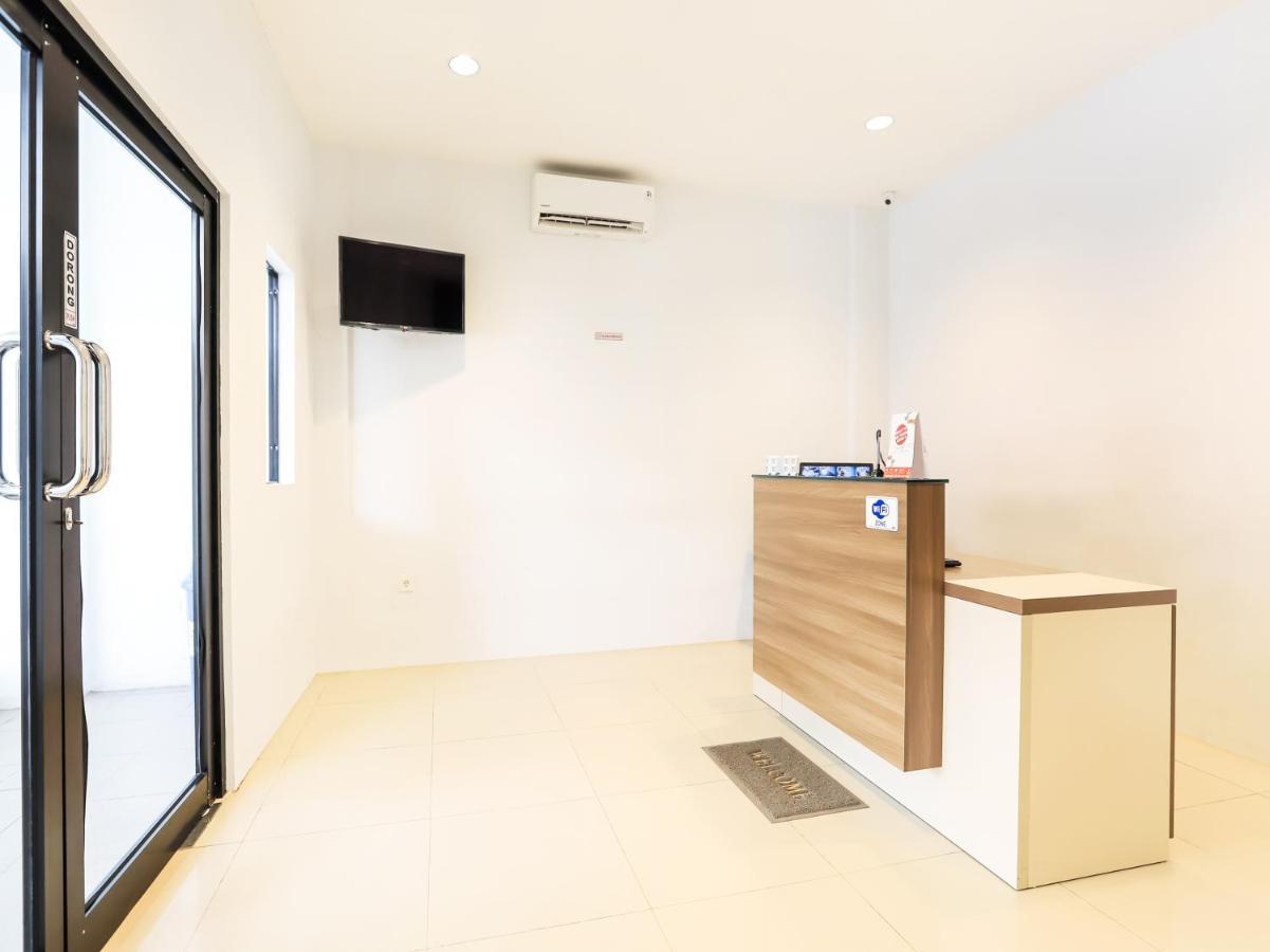 Oyo 3492 Mandala Residence 棉兰 外观 照片
