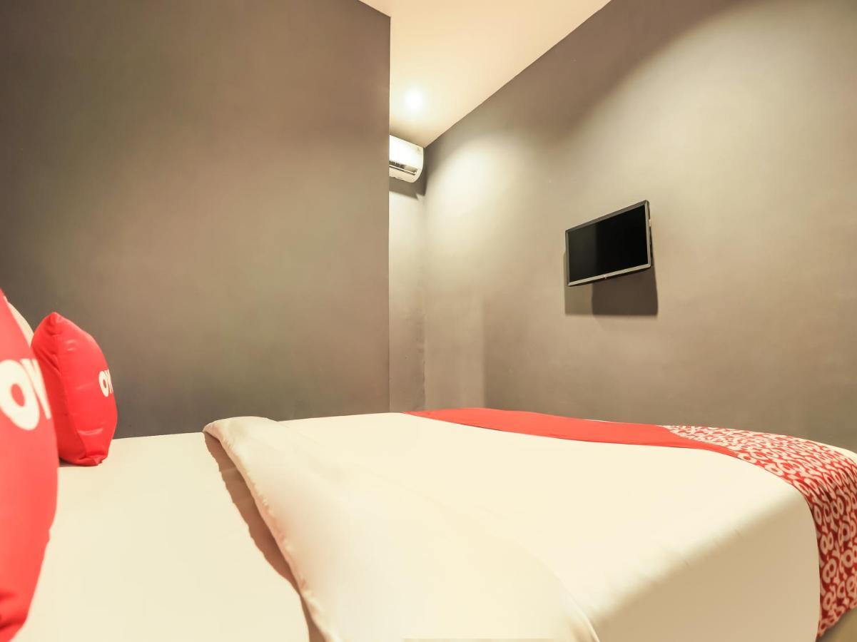 Oyo 3492 Mandala Residence 棉兰 外观 照片
