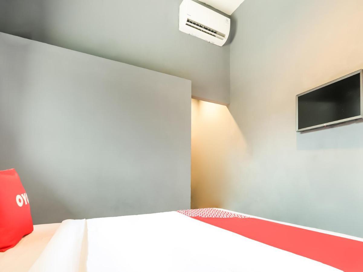 Oyo 3492 Mandala Residence 棉兰 外观 照片