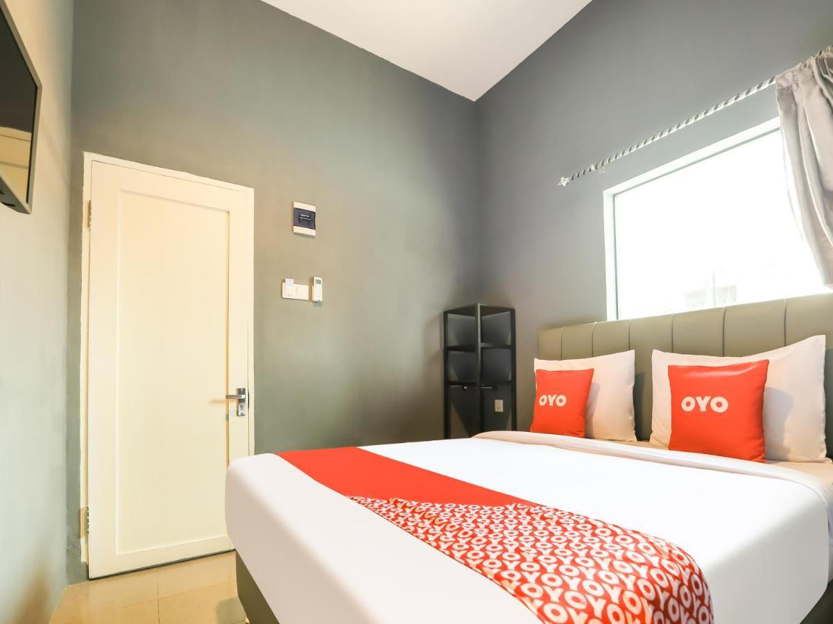 Oyo 3492 Mandala Residence 棉兰 外观 照片