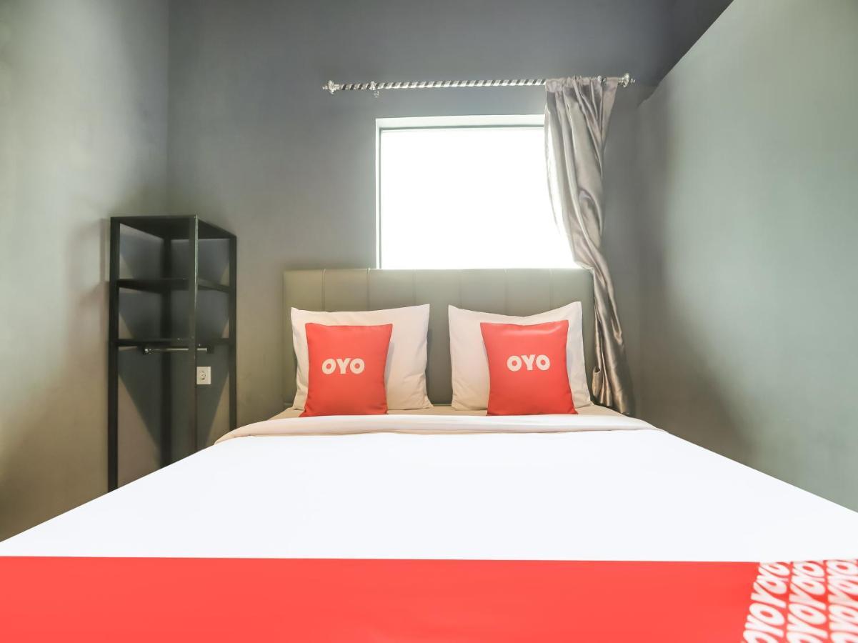 Oyo 3492 Mandala Residence 棉兰 外观 照片