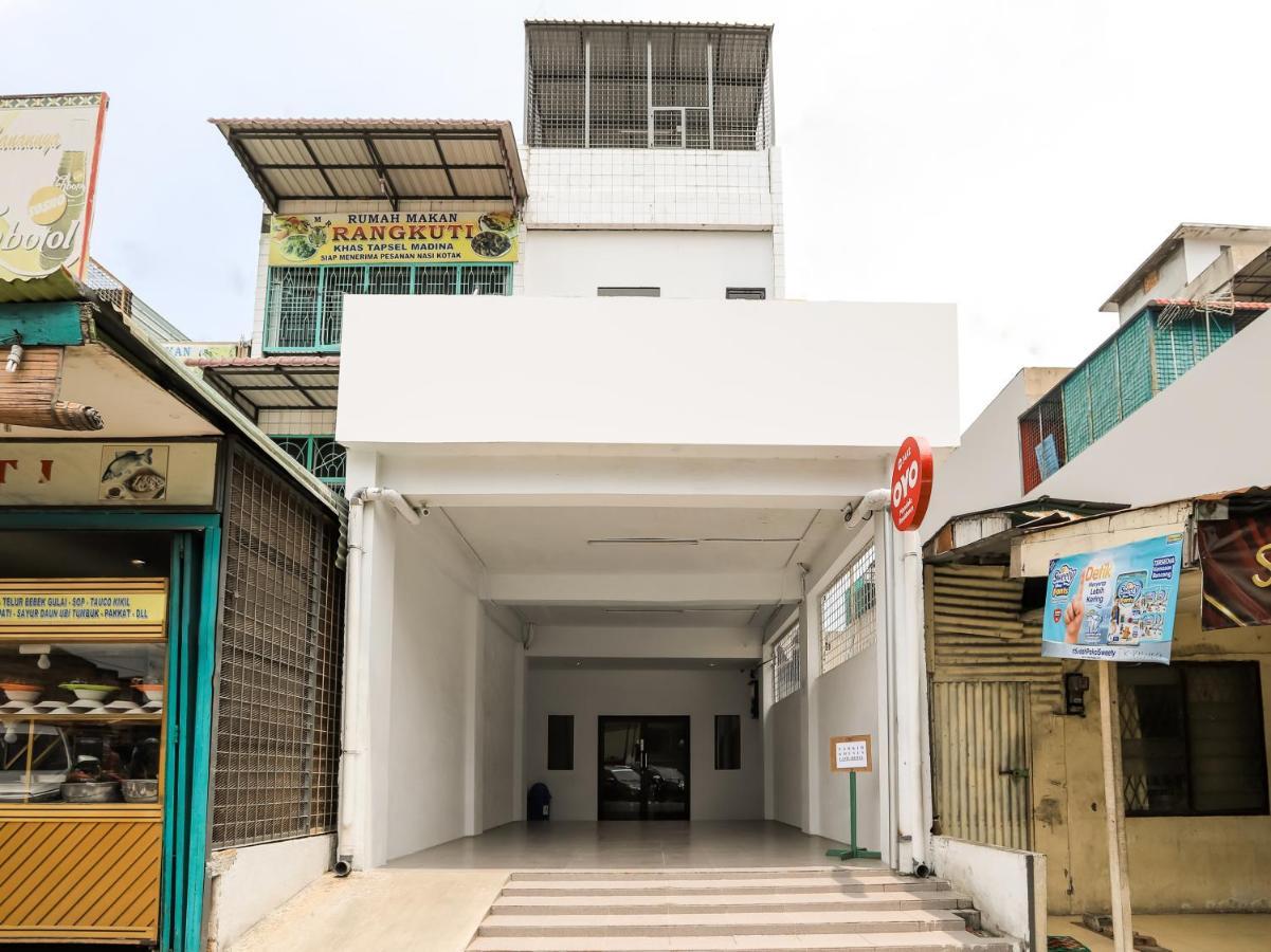 Oyo 3492 Mandala Residence 棉兰 外观 照片